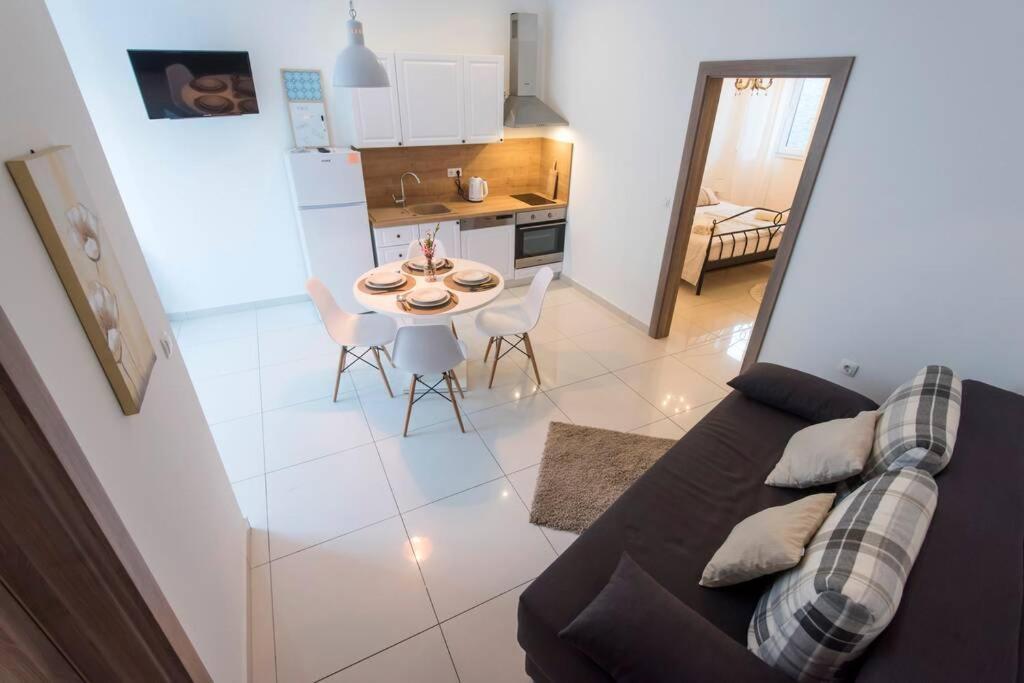Apartman M&S 1 Kali, Otok Ugljan Lägenhet Exteriör bild