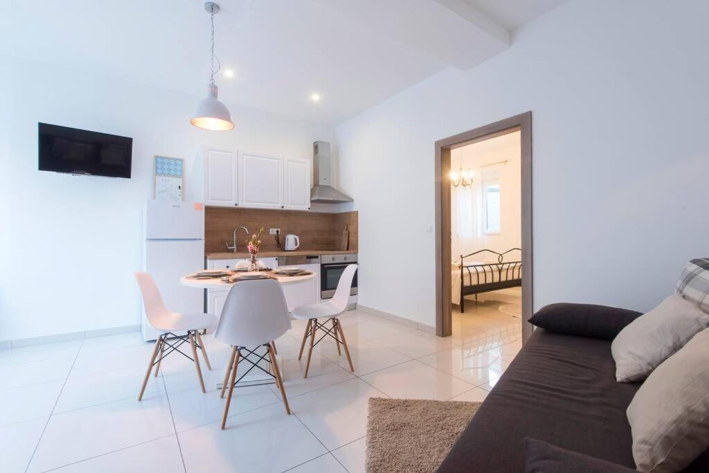 Apartman M&S 1 Kali, Otok Ugljan Lägenhet Exteriör bild